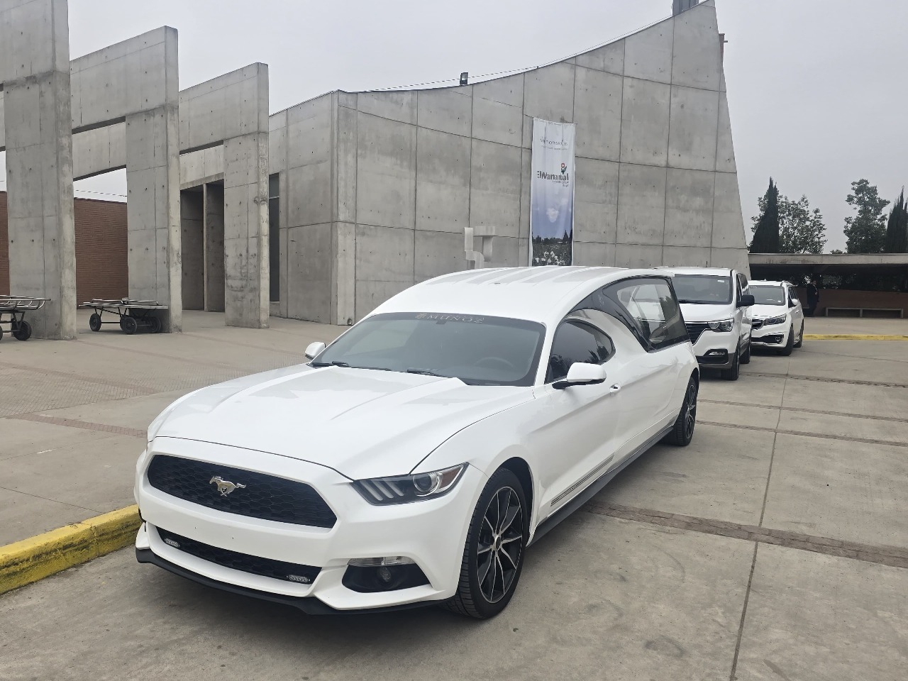 Automóvil principal de Funeraria Muñoz